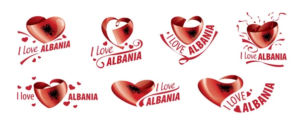 Bandera nacional de Albania en forma de corazón y la inscripción Me encanta Albania. Ilustración vectorial — Vector de stock