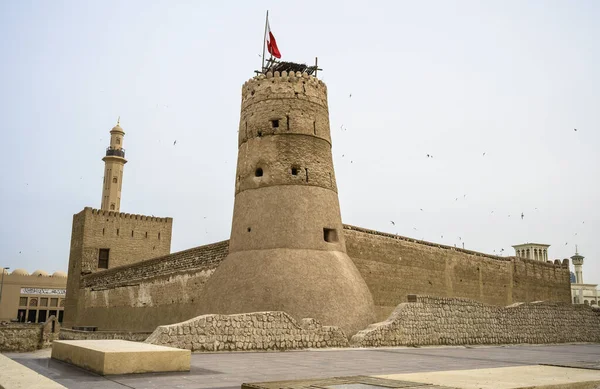 Landmark gebouw van het Museum van Dubai, Verenigde Arabische Emiraten. Heldere dag 14 maart 2020 — Stockfoto