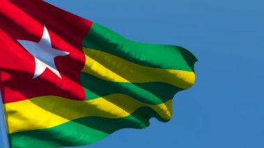 Togos ulusal bayrağı rüzgarda dalgalanıyor