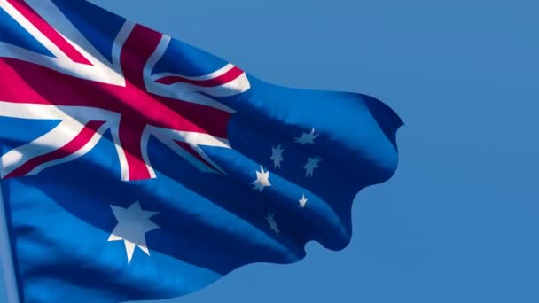 Avustralya bayrağı rüzgarda dalgalanıyor. — Stok video