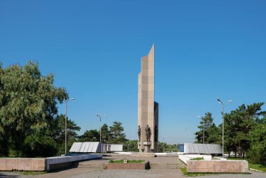 Omsk, Rusya - 17 Temmuz 2018: Zafer Bulvarındaki Kahramanların Anıtı.