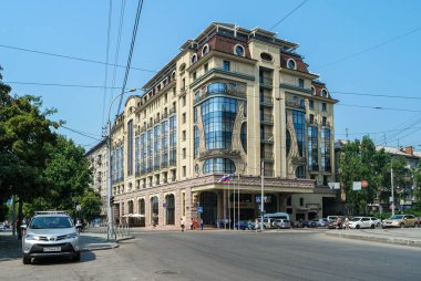 Novosibirsk, Rusya - 19 Temmuz 2018: Marriott Hotel 'in şehir merkezindeki binası.