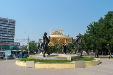 Novosibirsk, Rusya - 19 Temmuz 2018: Sibirya Uzay Heykeli.