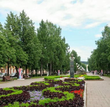 Kemerovo, Rusya - 21 Temmuz 2018: Kozmonot Leonov Anıtı.
