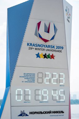 Krasnoyarsk, Rusya - 22 Temmuz 2018: Üniversite Kış Olimpiyatları için geri sayım saati.