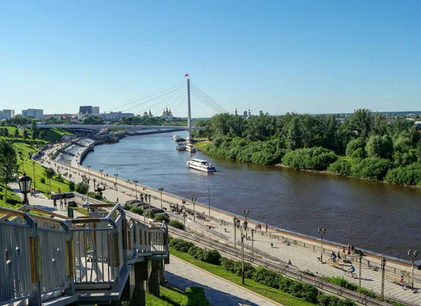 Tyumen Russia July 2018 Embankment Tyumen View Motor Ship Bridge — Stock Photo, Image