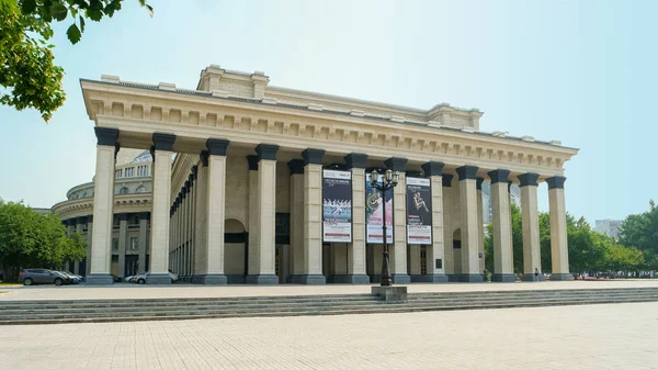 Novosibirsk Russia July 2018 Colonnade Novosibirsk State Academic Opera Ballet — 스톡 사진