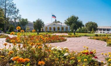 Astrakhan, Rusya - 12 Eylül 2017: Astrakhan Kremlin topraklarında bir etnografik müze inşa edilmesi manzarası.