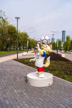 Ekaterinburg, Rusya - 30 Mayıs 2018: Wolf Zabivaka, 2018 Fifa Dünya Kupası 'nın resmi maskotudur..