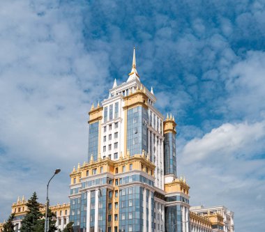 Saransk, Rusya - 25 Ağustos 2017: Ogarev Devlet Üniversitesi Kulesi.
