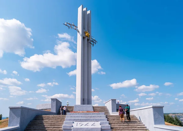 Saratov Ρωσία Αυγούστου 2017 Συγκρότημα Cranes Στο Πάρκο Της Νίκης — Φωτογραφία Αρχείου