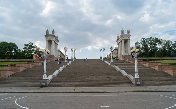 Volgograd Rússia Agosto 2017 Construção Portão Principal Cidade Aterro Central — Fotografia de Stock