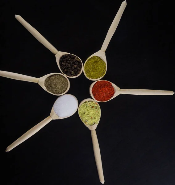 Six Spoons Different Types Aroma Spices Dark Background Laid Form — Stock Photo, Image