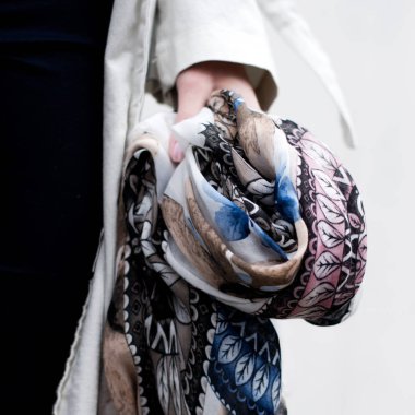 Cesur olmaya gibi sevimli kız