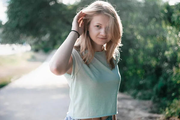 Bonito Retrato Aire Libre Chica Joven Hermosa — Foto de Stock