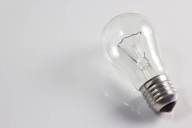 Ampul, izole, gerçekçi fotoğraf görüntüsü