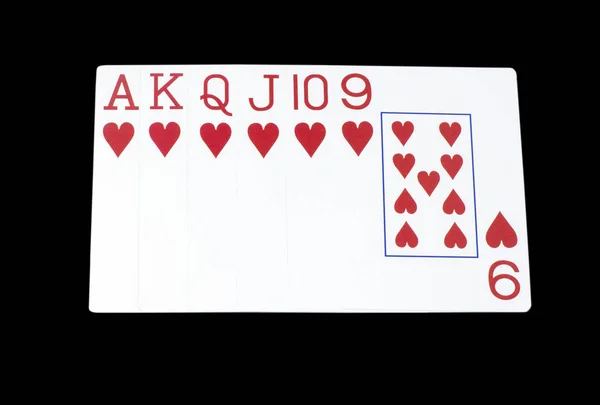 검은 배경 위에서 카드 놀이를 하는 모습 — 스톡 사진
