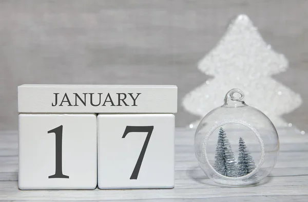 Yılın ilk ayı, rakamlarla dolu bir takvim ve bir ay, 17 Ocak. Hatıra olarak Yeni Yıl Masalı. — Stok fotoğraf