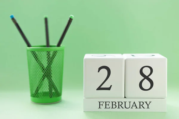 Calendario de escritorio de dos cubos para el 28 de febrero — Foto de Stock