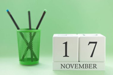 17 Kasım için iki küplük masa takvimi