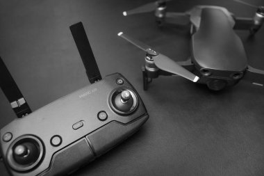 Masada dünya haritası resmi olan modern kuadrokopter ya da dron