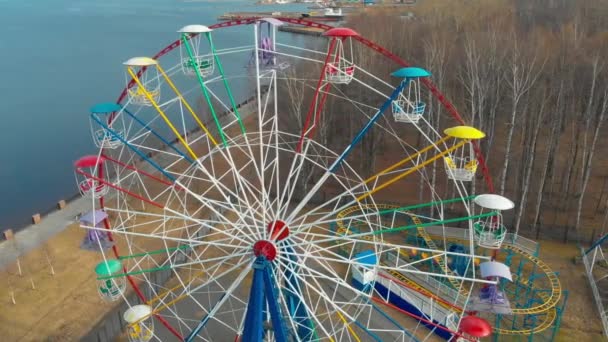 Colorful Ferris Wheel Park Culture Rest Spring Day Flying Shot — Stock Video