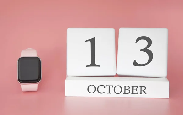 Relógio Moderno Com Calendário Cubo Data Outubro Fundo Rosa Conceito — Fotografia de Stock