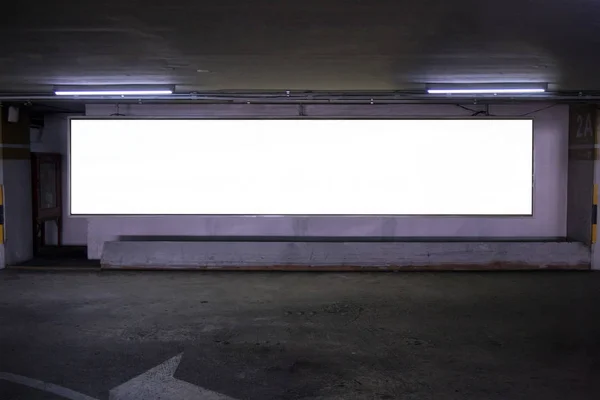 Parking Garage Intérieur Souterrain Avec Panneau Affichage Vide Espace Vide — Photo