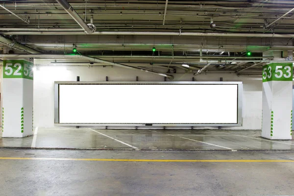 Parking Garage Intérieur Souterrain Avec Panneau Affichage Vide Espace Vide — Photo