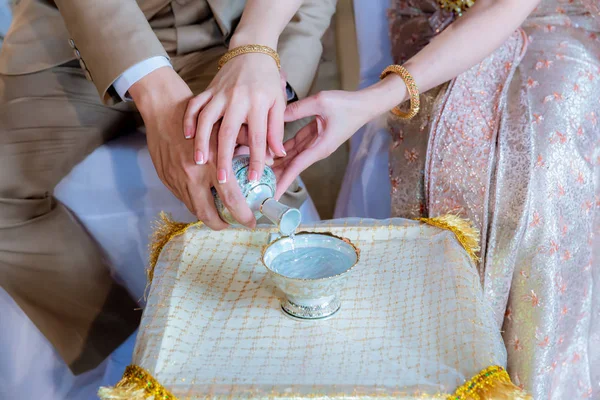 Libation Thai Engagement Pour Water Thai Wedding Pouring Water Thai — Stock Photo, Image