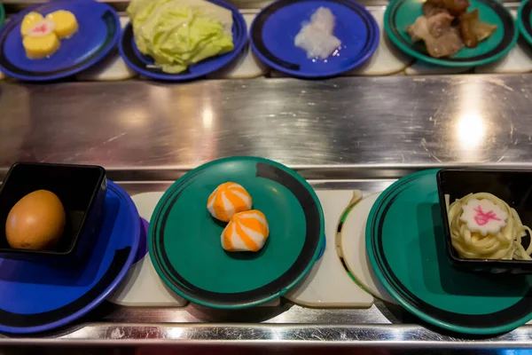 Japão Restaurante Comida Transportadora Cinto Buffet Sushi Cinto Japão Restaurante — Fotografia de Stock