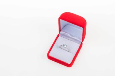 Elmas yüzük, Alyans, Alyans gelin fiyat. Düğün sembolleri. Düğün töreni. nesneleri ve article.rings ahşap yüzeyine, sembolü çift için görüntü