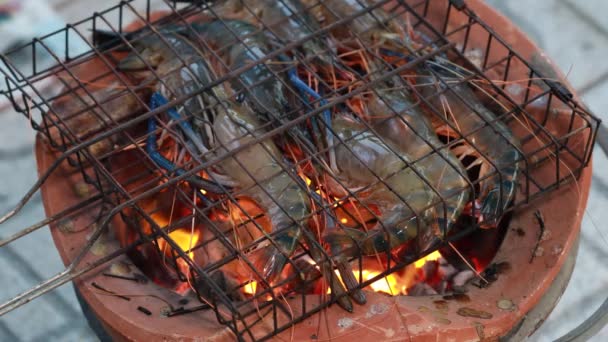 Thai River Prawns Grilled Charcoal Grill Grilled Bbq Thai Iron — Stock Video