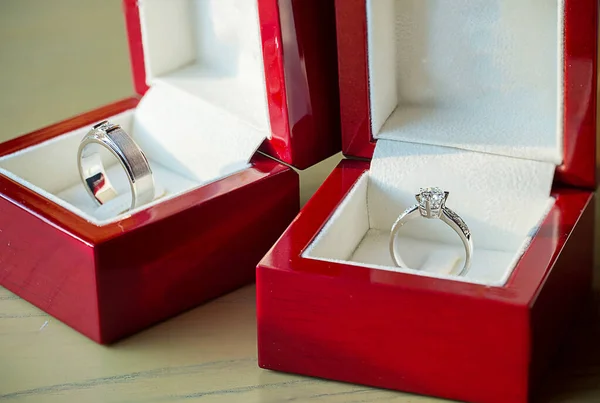 Anillos Boda Una Caja Madera —  Fotos de Stock