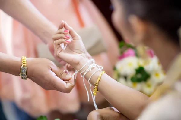 Wedding Rings Bride Hands Groom — Foto de Stock