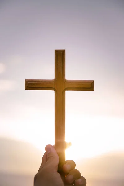 Man Holding Cross Blurred Background — 图库照片