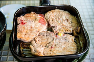 Lezzetli Asya yemeklerinin yakın görüntüsü