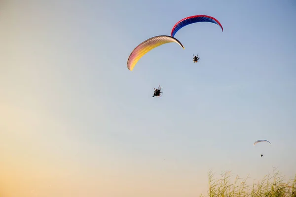 Parapente Volant Dans Ciel — Photo