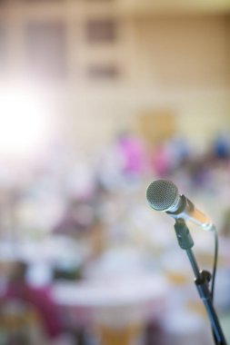 Arka plan bulanık mikrofon