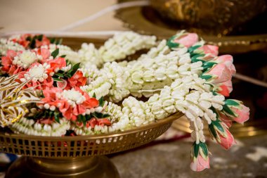 Güzel bir buket çiçek.