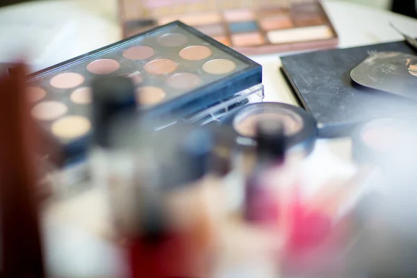 Paleta Maquillaje Con Sombras Ojos Rojos Azules — Foto de Stock