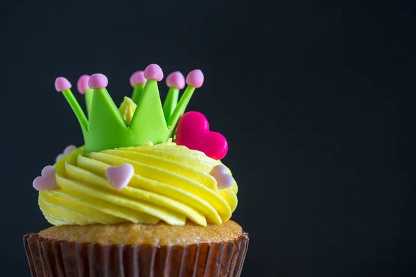 Tasty Cupcake Colorful Sprinkles Dark Background — Foto de Stock