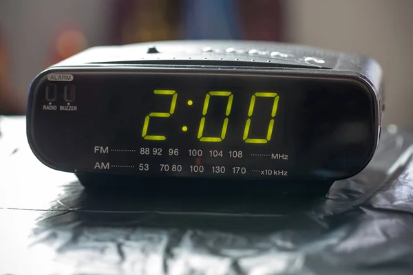 Primer Plano Reloj Despertador Blanco Negro — Foto de Stock