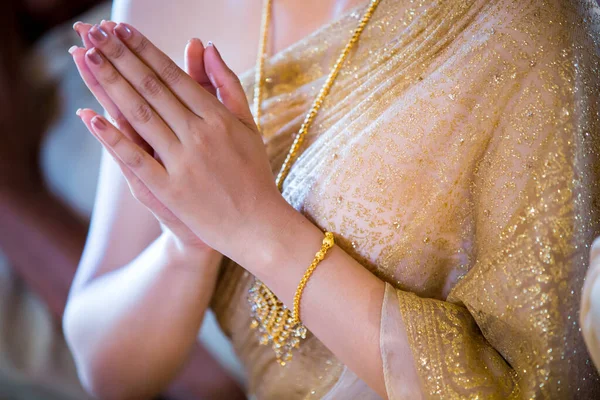 Woman Veil Her Hands — Stockfoto