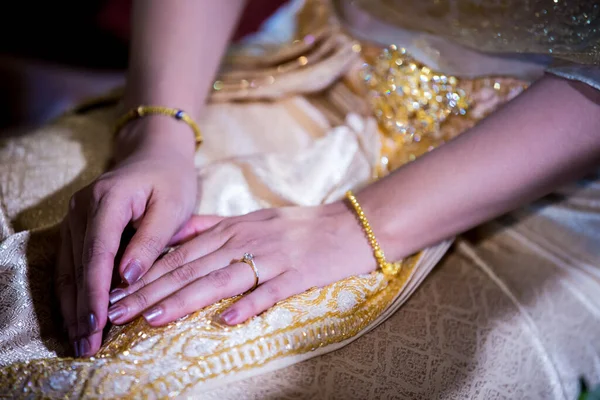 Wedding Rings Hands Bride — Stock Photo, Image