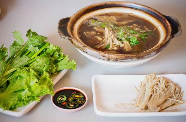 Sopa Comida Porco Tailandês Com Frango Legumes — Fotografia de Stock