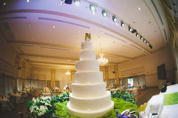 Весільний Торт Квітами Свічками — стокове фото