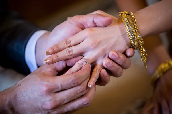 Hands Bride Groom Wedding Rings — Fotografia de Stock