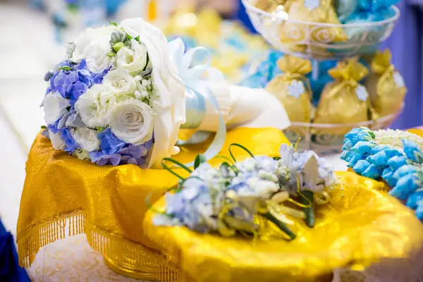 Anillos Boda Sobre Fondo Blanco —  Fotos de Stock