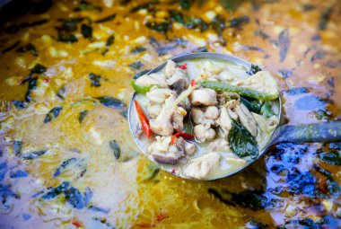 Lezzetli Asya yemeklerinin yakın görüntüsü